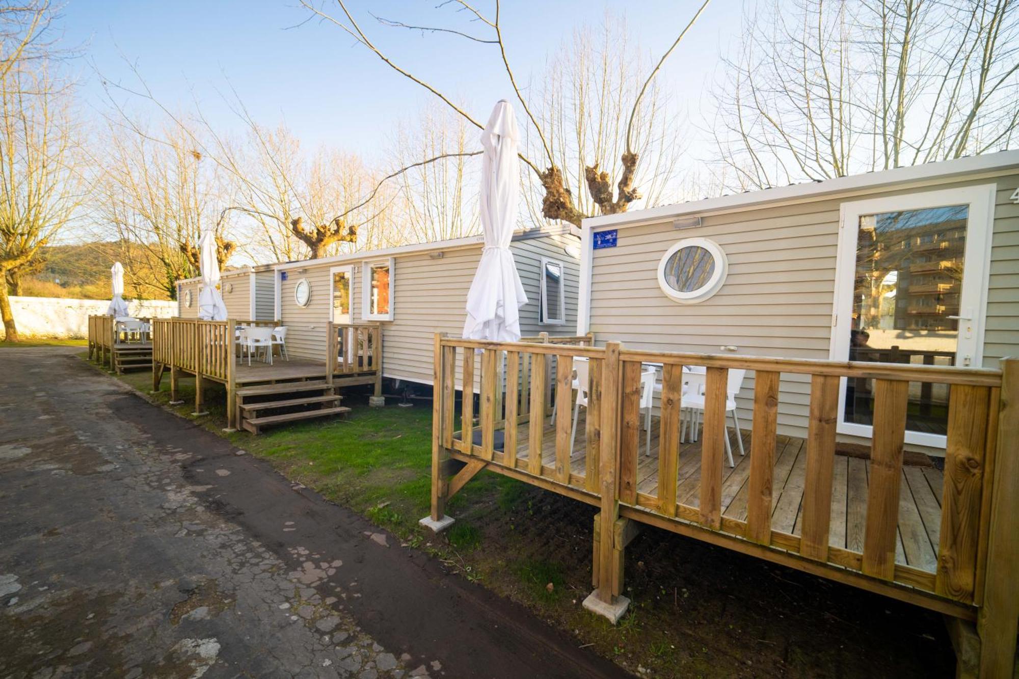 Alojamiento - Bungalows En El Centro De Laredo A 200 M De La Playa Exterior foto